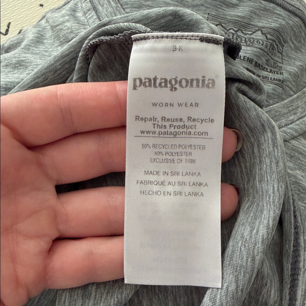 Patagonia Capilene Base-layer T-Shirt Top Short Sleeve V-Neck Womens M - Picture 7 of 7